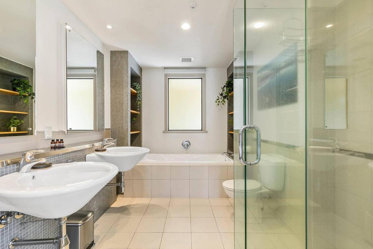 Enormous One Bedroom Beauty In Cbd! Free Parking Auckland Zewnętrze zdjęcie